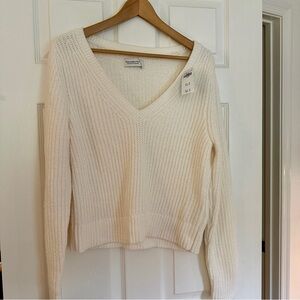 Abercrombie Soft AF cropped V neck sweater XL NWT